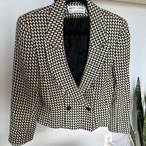Cropped Black and Cream Women's Blazer